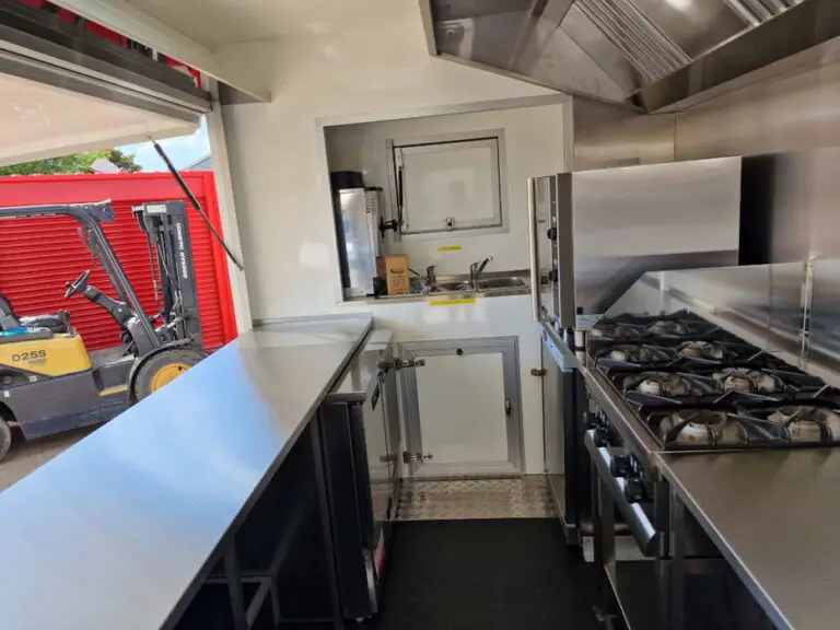 Catering Trailer 4 1
