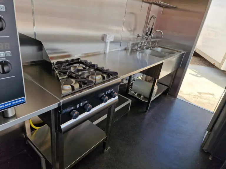 Catering Trailer 5 1