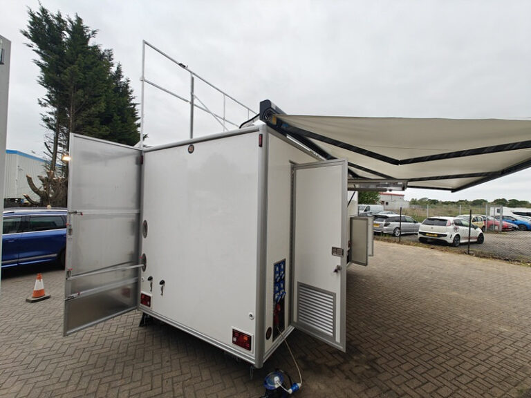 High Volume Mobile Catering Solution Custom Tri Axle Trailer 01 (22)