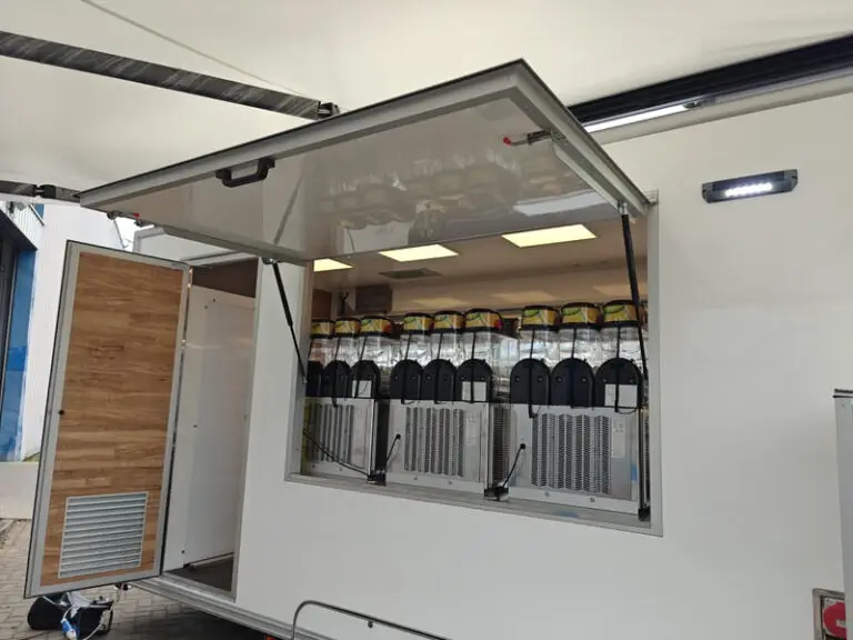 High Volume Mobile Catering Solution Custom Tri Axle Trailer 01 (26)