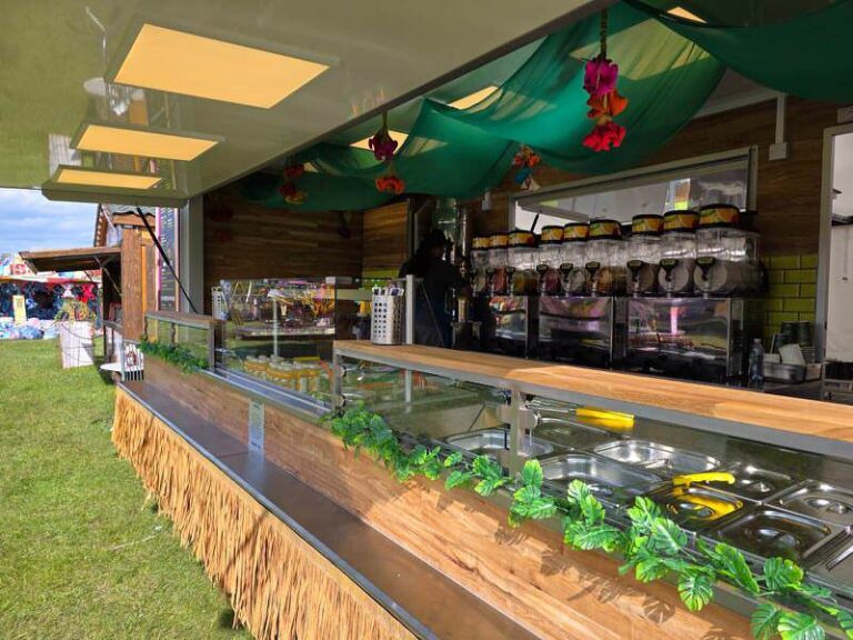 High Volume Mobile Catering Solution Custom Tri Axle Trailer 01 (3)