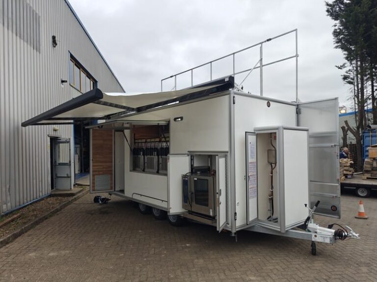 High Volume Mobile Catering Solution Custom Tri Axle Trailer 01 (31)