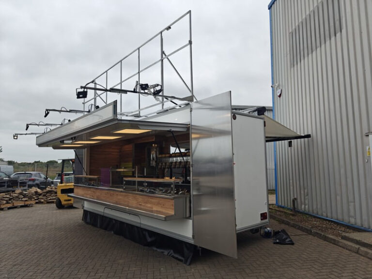 High Volume Mobile Catering Solution Custom Tri Axle Trailer 01 (35)