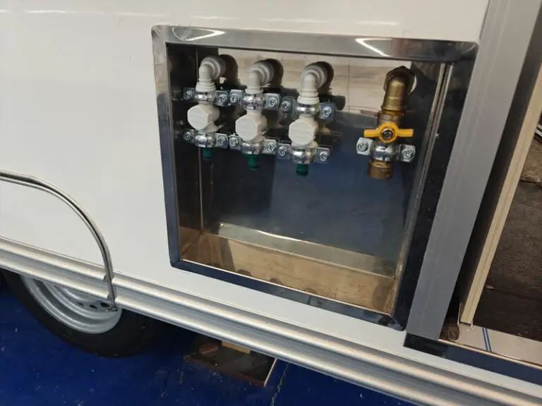 High Volume Mobile Catering Solution Custom Tri Axle Trailer 01 (45)