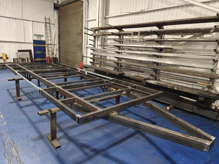High Volume Mobile Catering Solution Custom Tri Axle Trailer 01 (60)