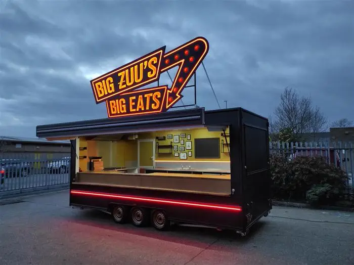 Big Zuu Catering Trailer GT5.5 Tri Axle Boom TV 187 1